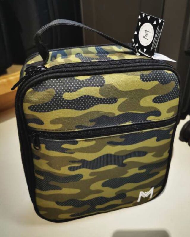 The MontiiCo Insulated Lunch Bag can fit not one, but TWO PlanetBox Rover Lunchboxes 🙊 (or one, plus a water bottle and extra room for snacks!)

Swipe to see the magic happen! 💫